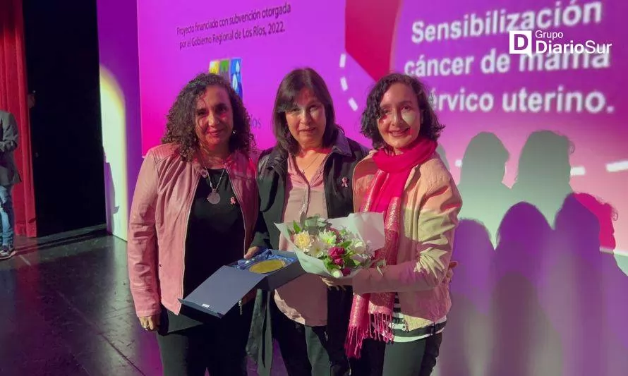 Matrona valdiviana es reconocida por su labor en el combate al cáncer de mama 